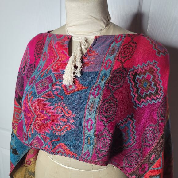 Boho hand-woven Poncho Bohemian Crop top Wrap Western Ethnic Clothing ONE SIZE - Picture 2 of 6